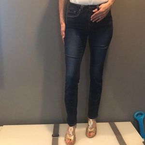 👖💙 Seven Slimming Straight Jeans 💙